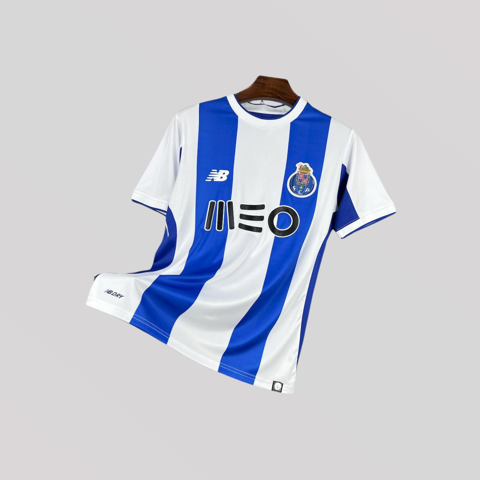 1_8cc2723a-ebb1-48fb-a508-b6a82aff3fe4 Porto 2017/18 Home Retro Kit - Image 1