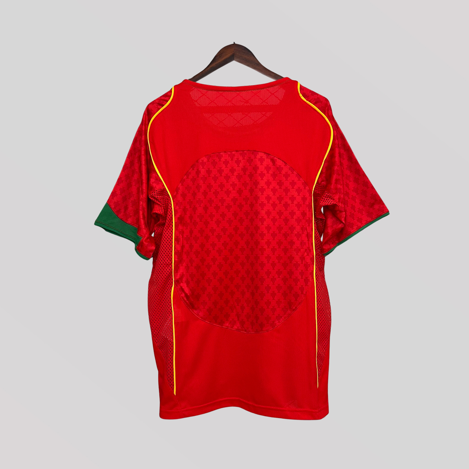 2_dbb8d2b6-026f-469a-b0f3-5e1d36fa19ba Portugal 2004 Home Retro Football Kit - Image 1