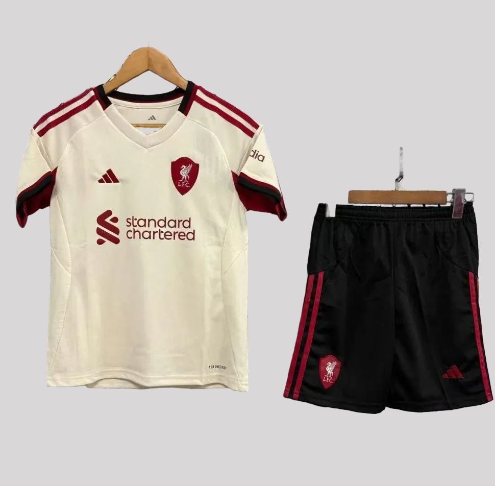 374fe26e19c716b4dd629091 Liverpool 2025/26 Away Kids Size Kit - Image 1