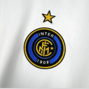Inter Milan 2005/06 Away Retro Kit - Image 4