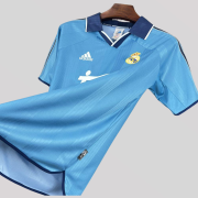 Real Madrid 1999/00 Third Away Retro Kit - Image 4