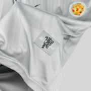 Manchester United 2007/08 Goalkeeper Retro Kit - Image 4