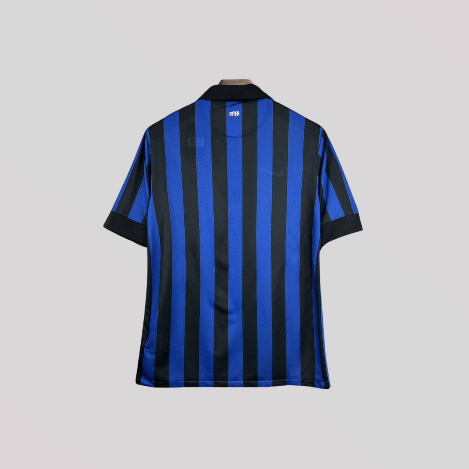 4_ec2c4f80-8920-4627-8127-0bebecd88863 Inter Milan 2011/12 Home Retro Kit - Image 1