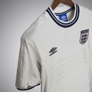 England 2010 Home Kit - Image 2