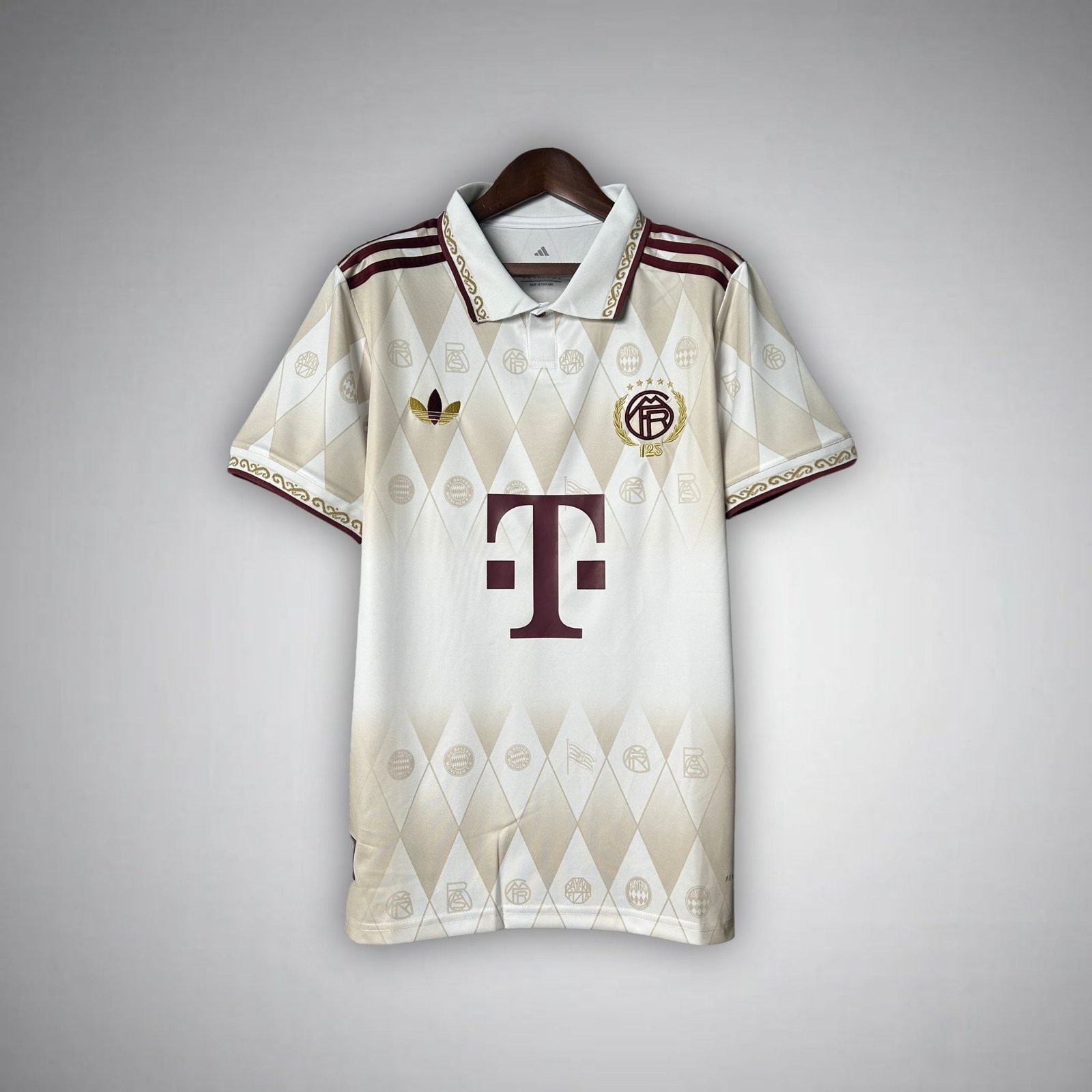 FC-Bayern-Die-Krone-Premium-Kit-FutKulture-41738024059180 FC Bayern "Die Krone" Premium Kit - Image 1