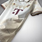 FC Bayern "Die Krone" Premium Kit - Image 5