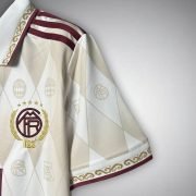FC Bayern "Die Krone" Premium Kit - Image 4