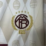 FC Bayern "Die Krone" Premium Kit - Image 3