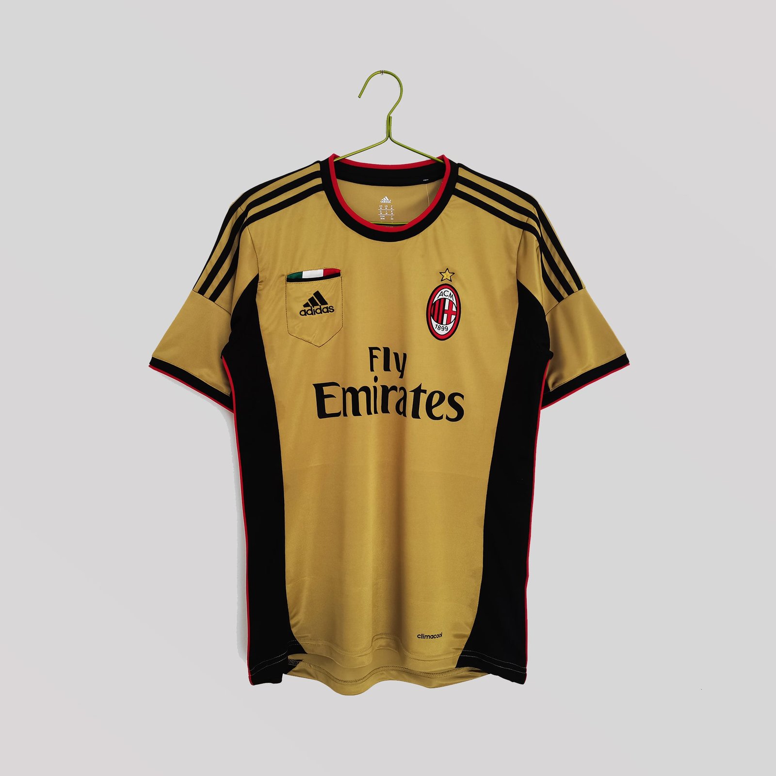 aicmaci 2013/14 AC MIlan Third Kit - Image 1