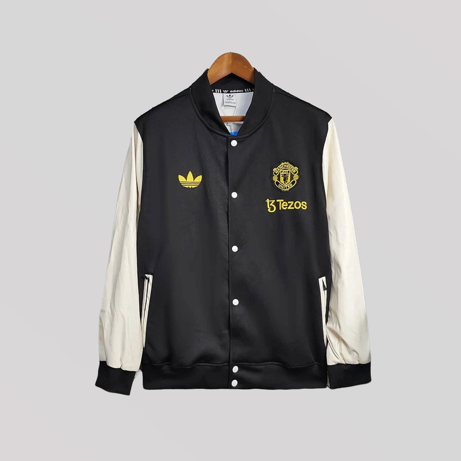 united2 2025/2026 Manchester United Black And White Jacket Windbreaker - Image 1